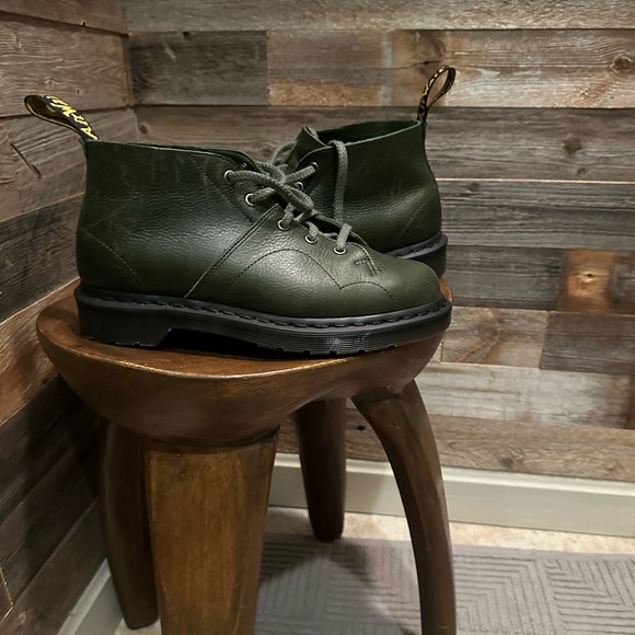 Dr. Martens Men's Green Leather Boots - Picture 7 of 10